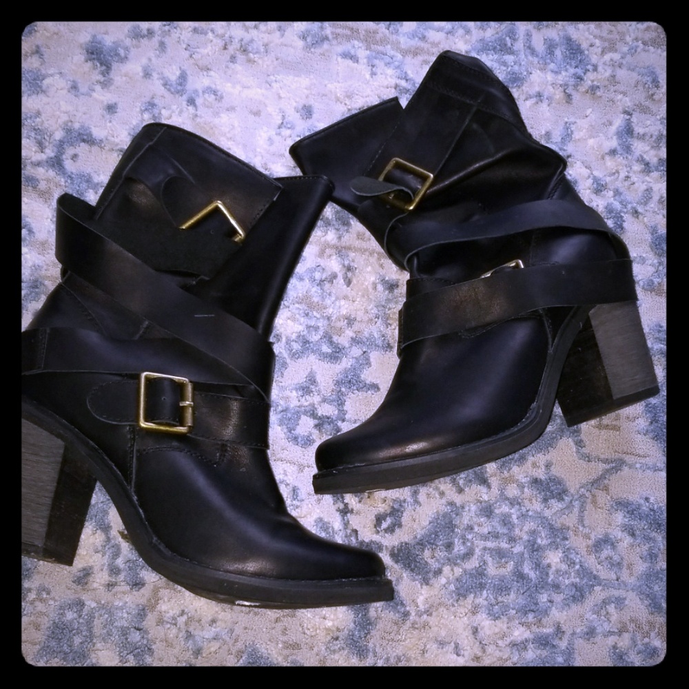 Jeffery Cambell Slit motto boots